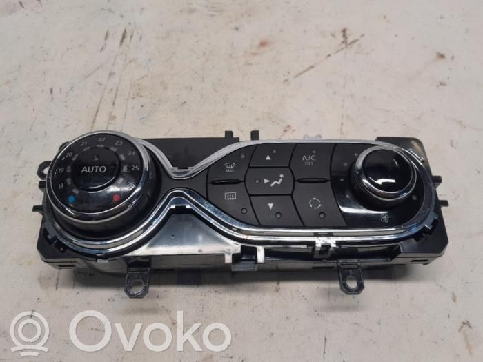 Renault Captur Climate control unit 