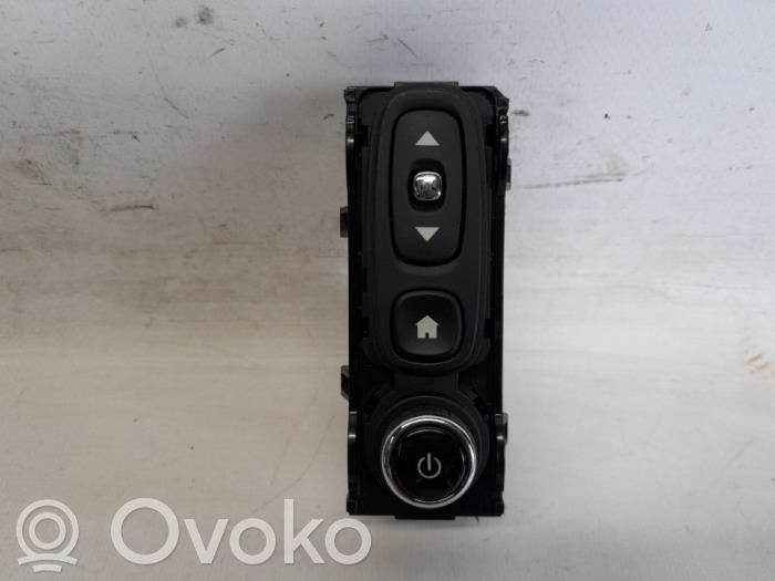 Renault Captur Panel / Radioodtwarzacz CD/DVD/GPS 