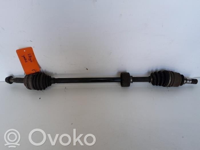 Toyota Yaris Półoś przednia 
