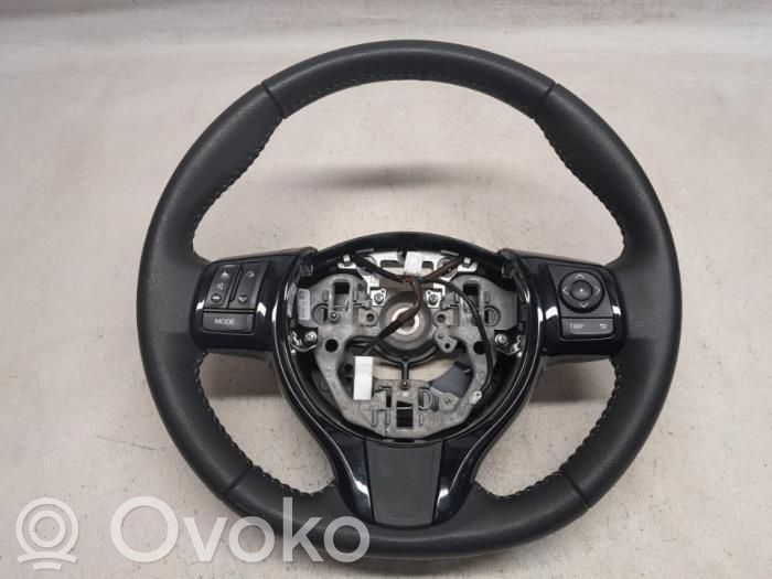 Toyota Yaris Steering wheel 