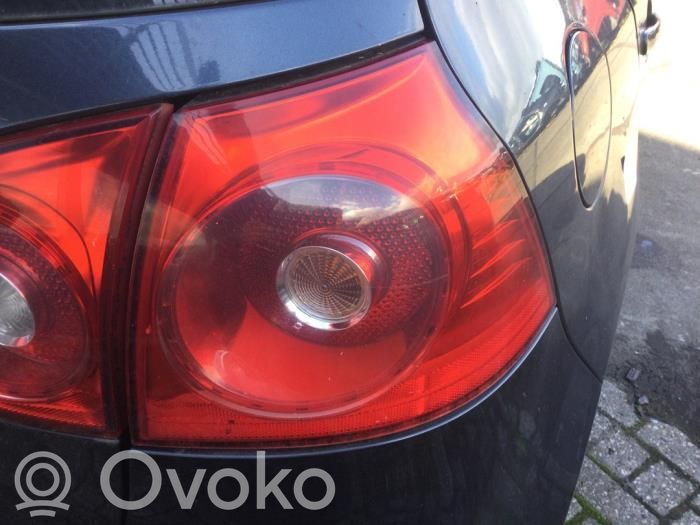 Volkswagen Golf V Задний фонарь в кузове 