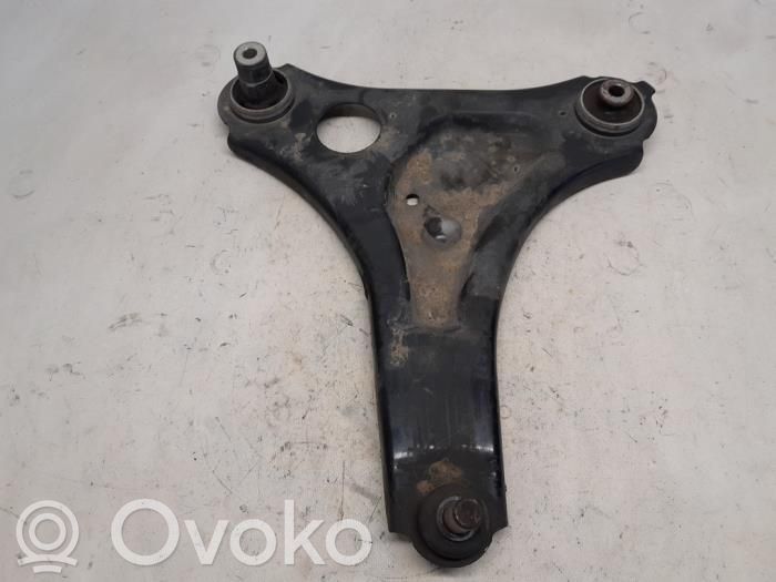 Renault Twingo III Front lower control arm/wishbone 