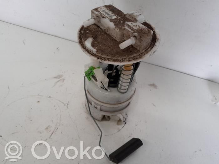 Renault Clio IV Pompa paliwa w zbiorniku 