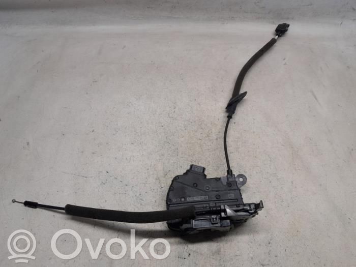 Renault Clio IV Rear door lock 