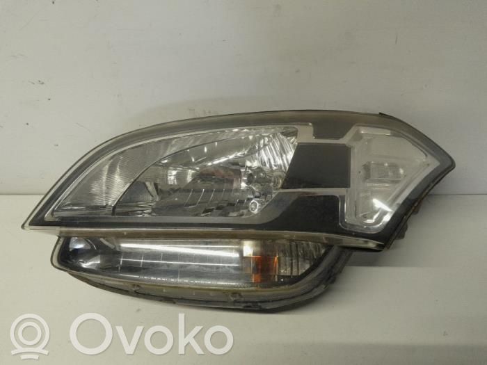 KIA Soul Lampa przednia 