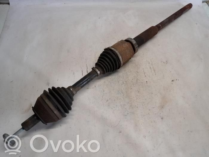 Volvo V70 Priekinis pusašis 