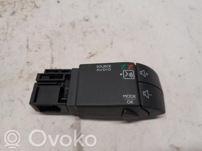 Dacia Duster Boutons / interrupteurs volant 