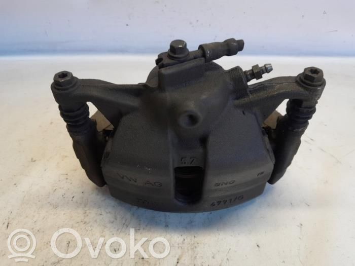 Etujarrusatula   8V0615123,8V0615123