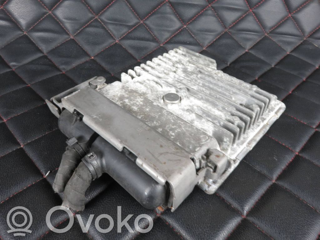 Volkswagen Golf VI Engine control unit/module 