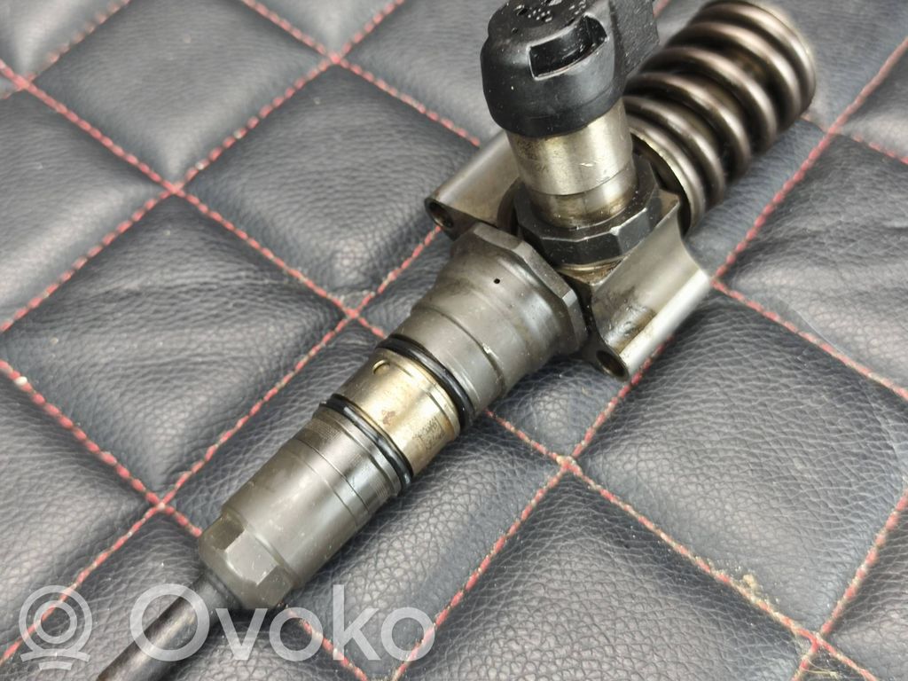 Volkswagen PASSAT B6 Injektor Einspritzdüse 