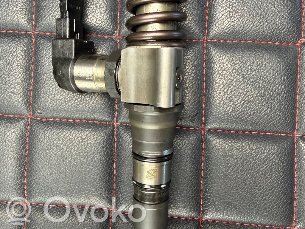 Volkswagen PASSAT B6 Inyector de combustible 