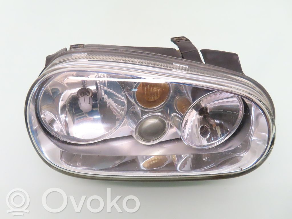Volkswagen Golf IV Lampa przednia 