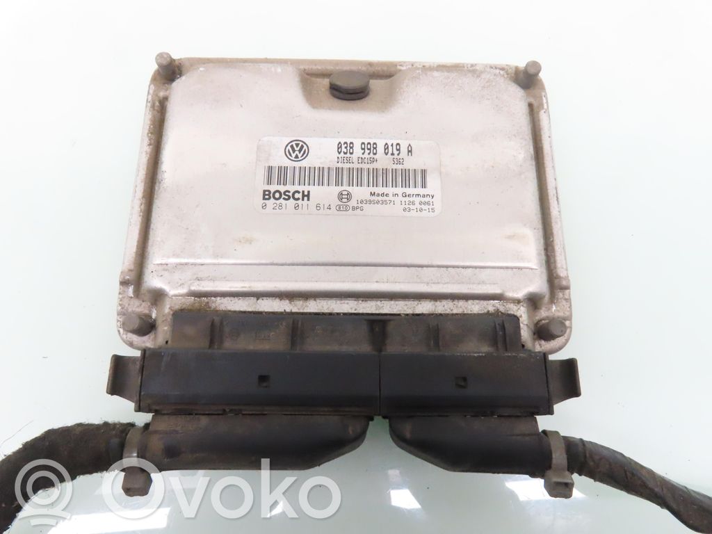 Volkswagen Golf IV Engine control unit/module 