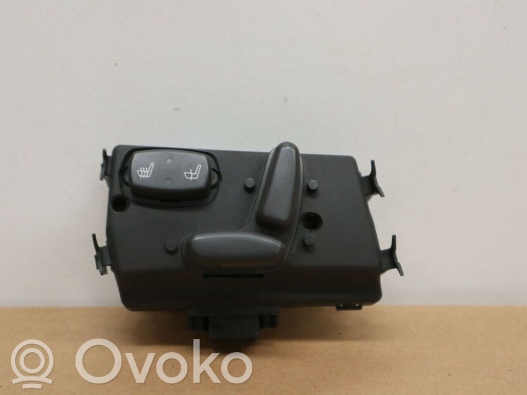 Chrysler Pacifica Seat control switch 