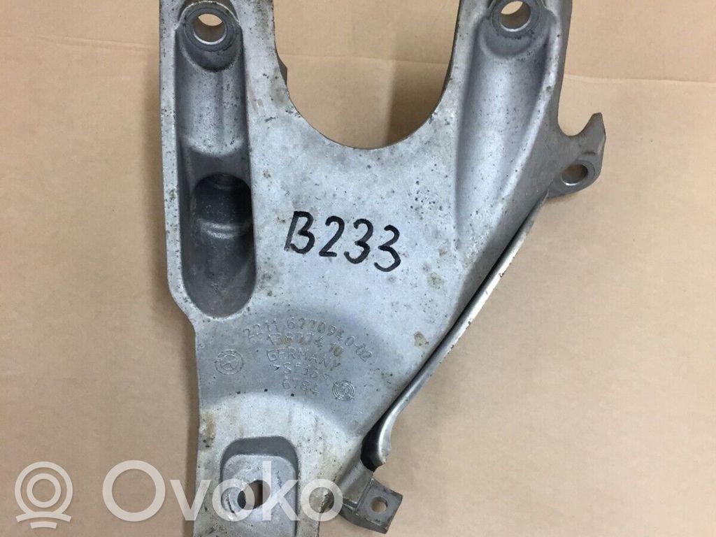 Engine mounting bracket   677094002
