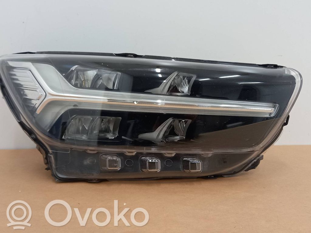 Volvo XC40 Scheinwerfer 