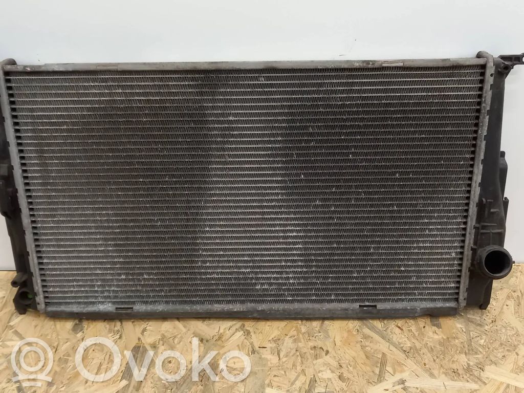 BMW 3 E90 E91 Dzesēšanas šķidruma radiators 