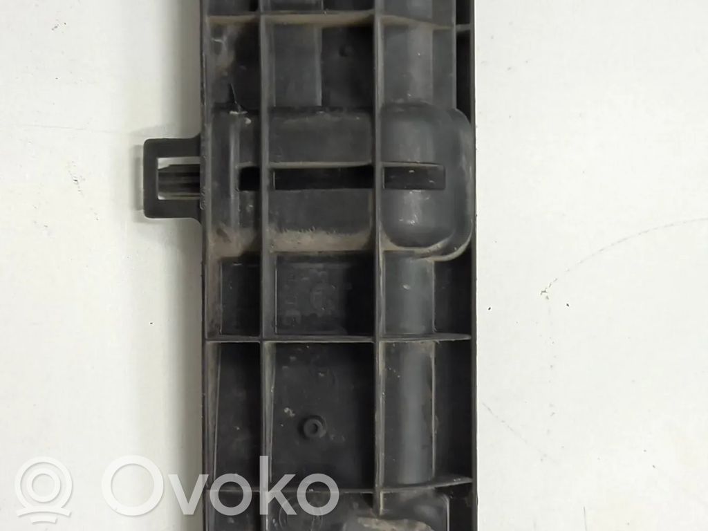 Radiator mount bracket   7524912