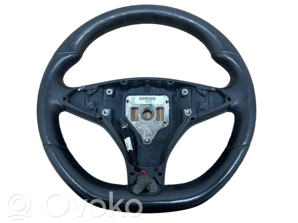 Tesla Model S Ohjauspyörä 