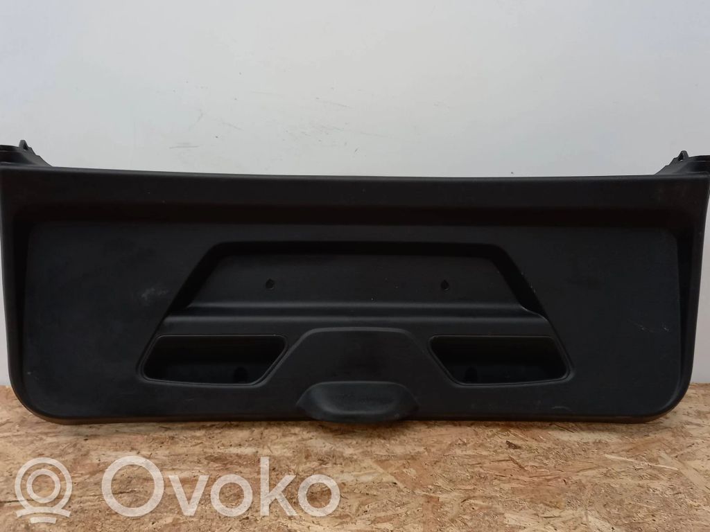 BMW i3 Tailgate trim 