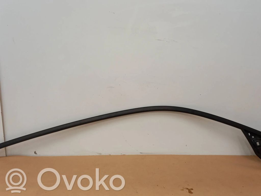 BMW i3 Отделка стекла передней двери 