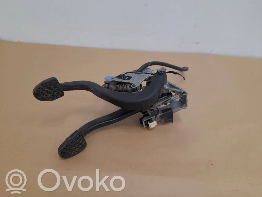 BMW 3 GT F34 Pedal assembly 