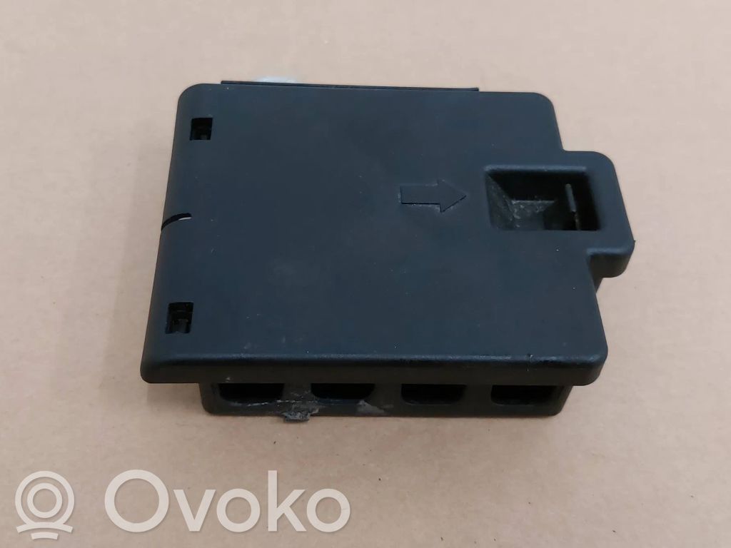 Porsche Cayenne (9Y0 9Y3) Current control relay 