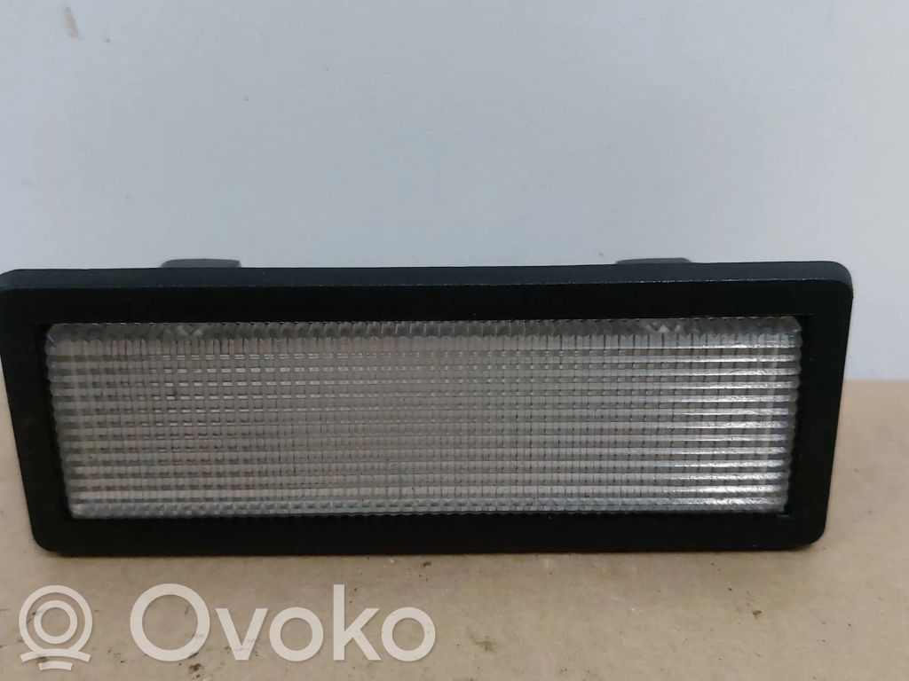 Éclairage lumière plafonnier avant