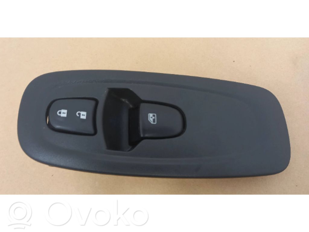Renault Kadjar Electric window control switch 