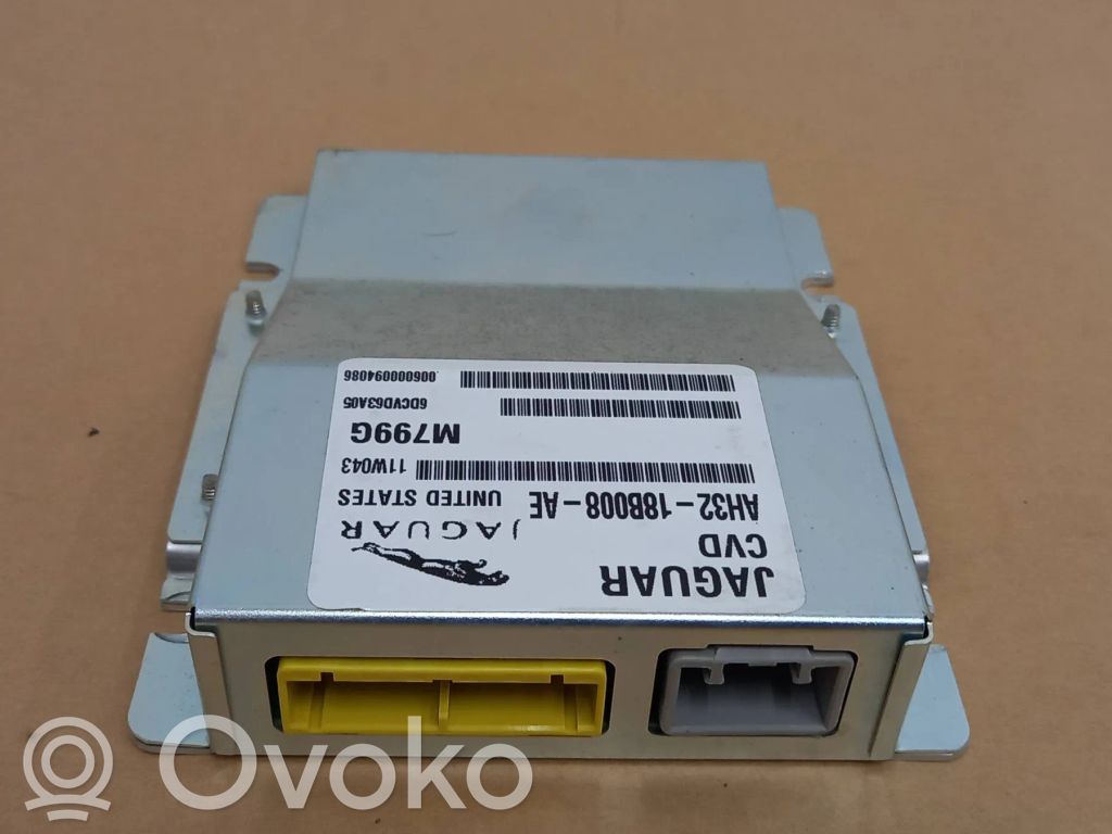 Land Rover Range Rover Sport L320 Air suspension control unit module (rear) 