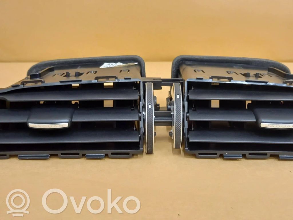 Jaguar XE Grille d'aération centrale 
