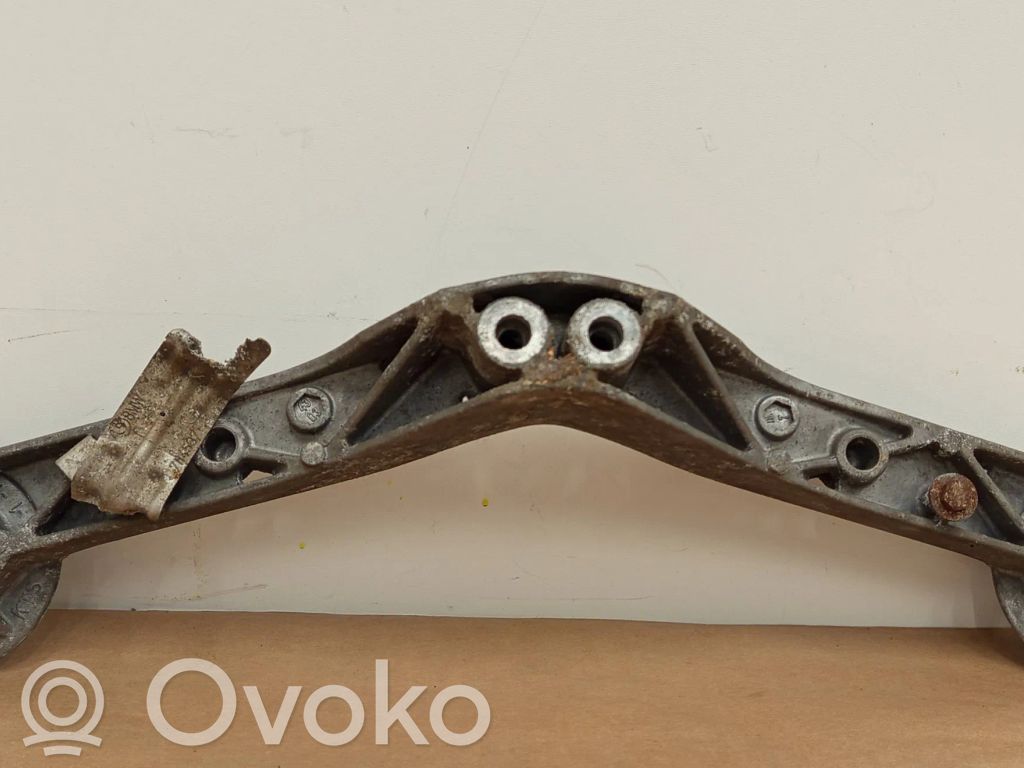 BMW Z4 E85 E86 Aizmugurējā reduktora stiprinājums 
