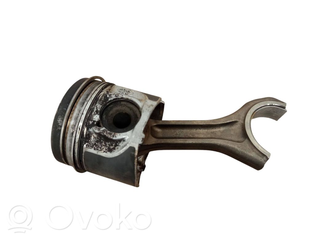Land Rover Evoque I Piston with connecting rod 