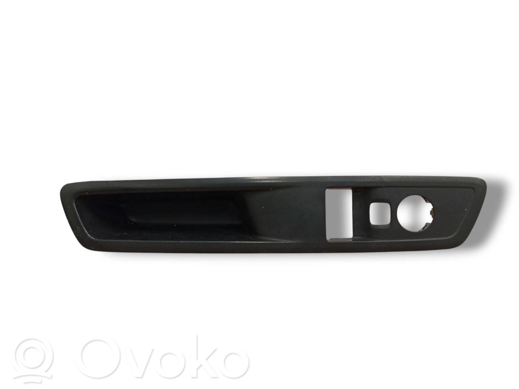 Citroen Jumpy Front door window switch trim 