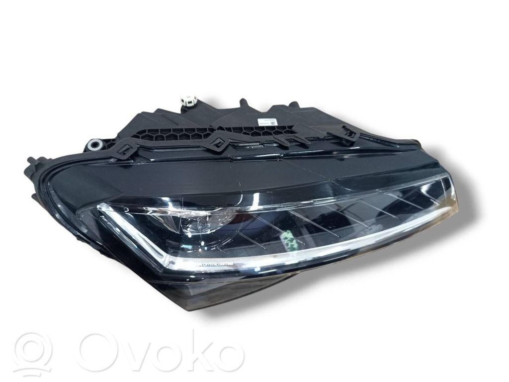 Skoda Superb B8 (3V) Lampa przednia 