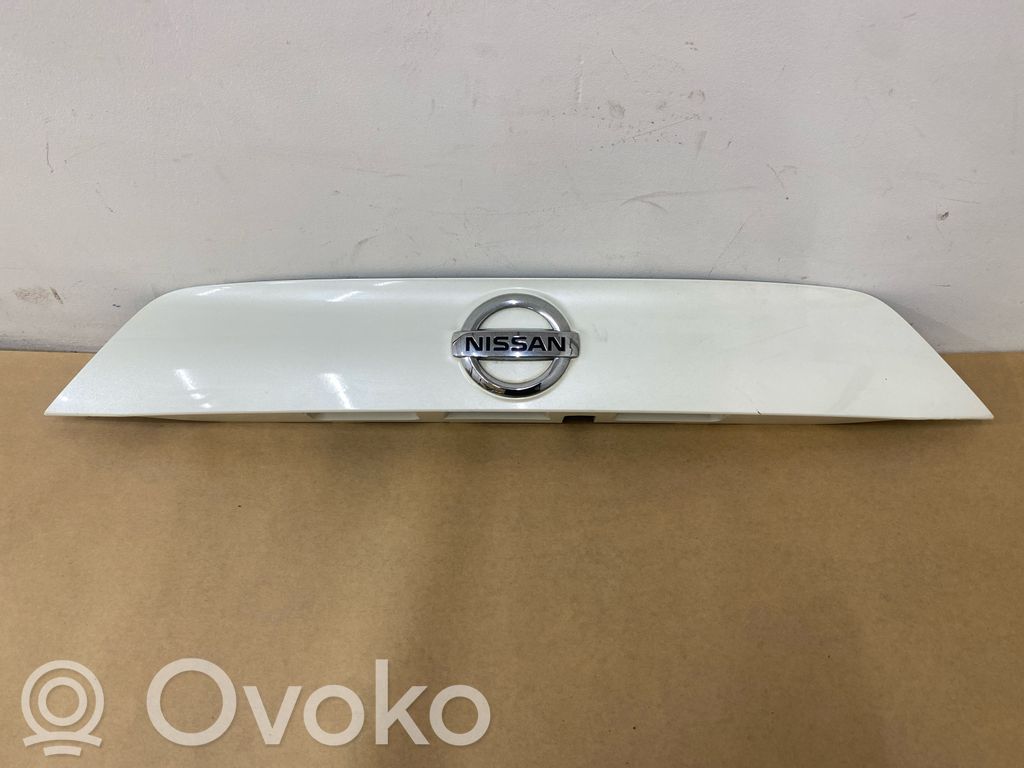 Nissan Qashqai Listwa oświetlenie tylnej tablicy rejestracyjnej 