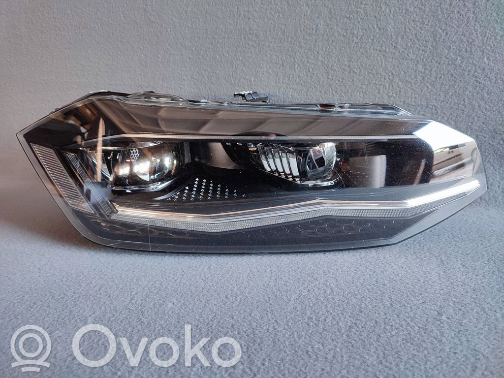 Volkswagen Polo VI Lampa przednia 