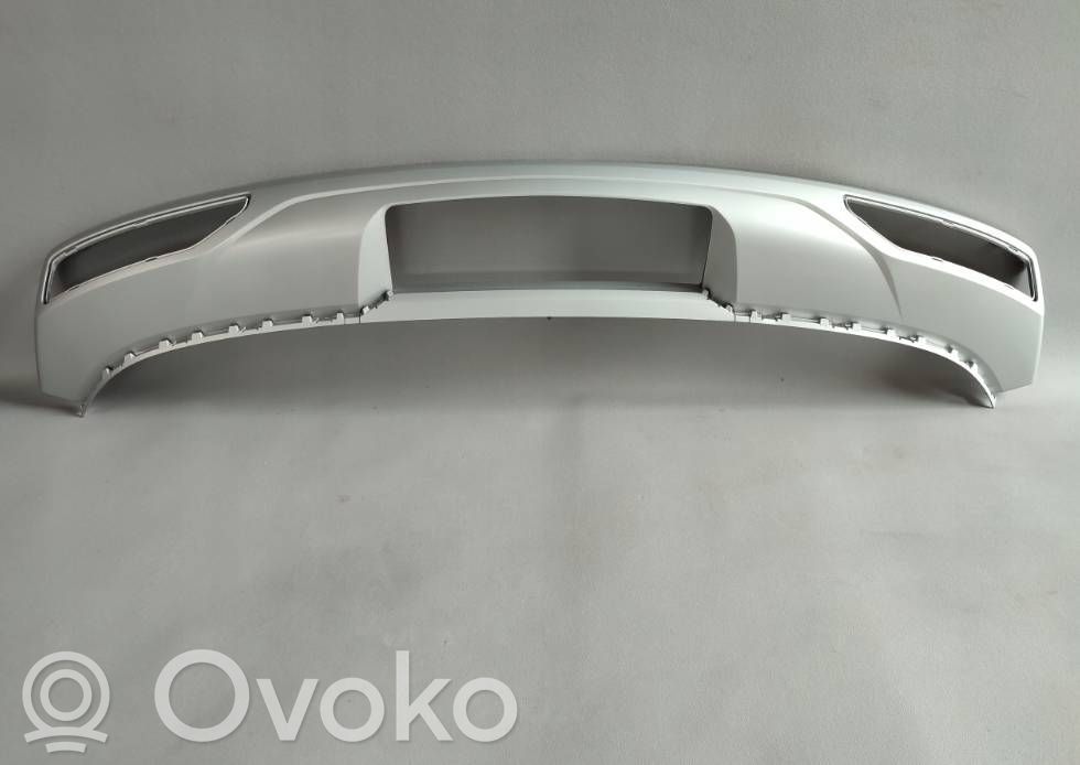 Audi Q3 F3 Moldura inferior del parachoques trasero 