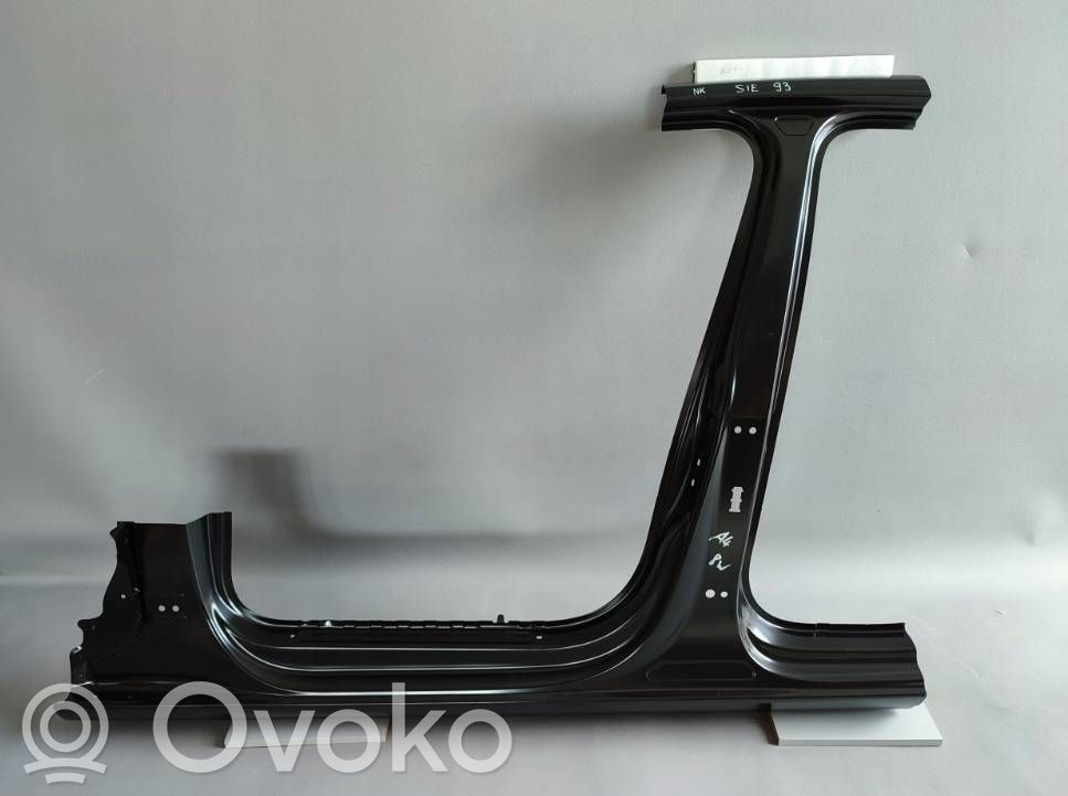 Audi A4 S4 B9 8W Słupek środkowy 