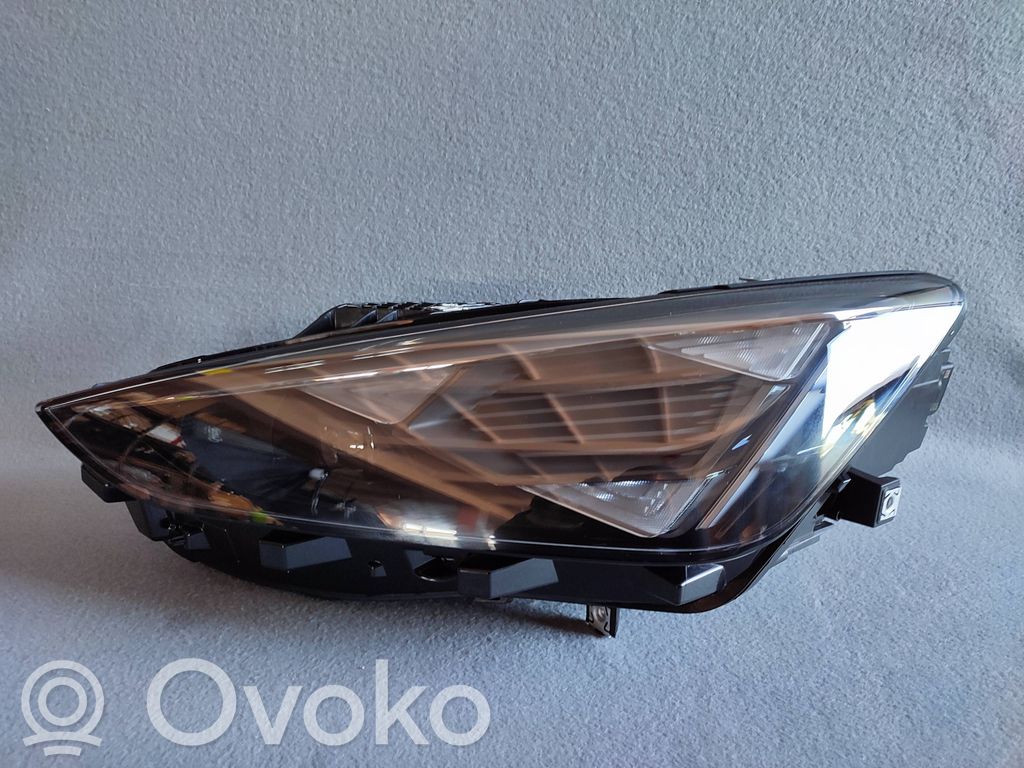 Cupra Leon Lampa przednia 