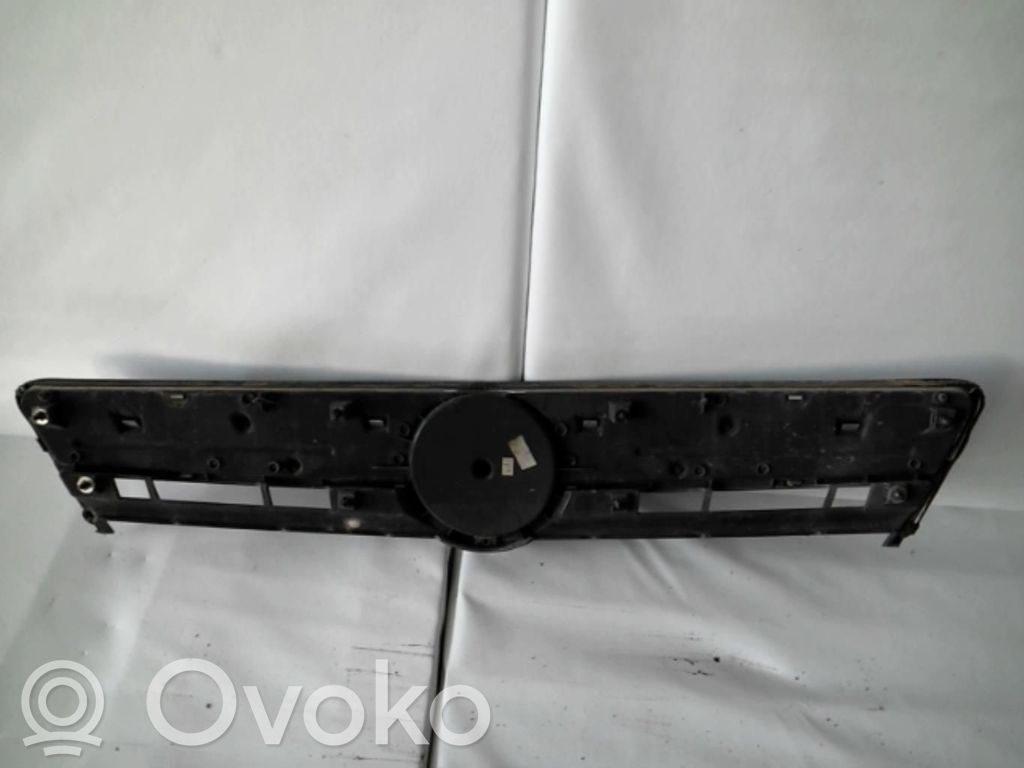 Opel Antara Grotelės priekinės 
