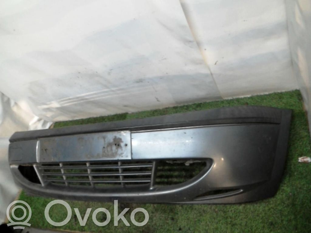Ford Fiesta Parachoques delantero 