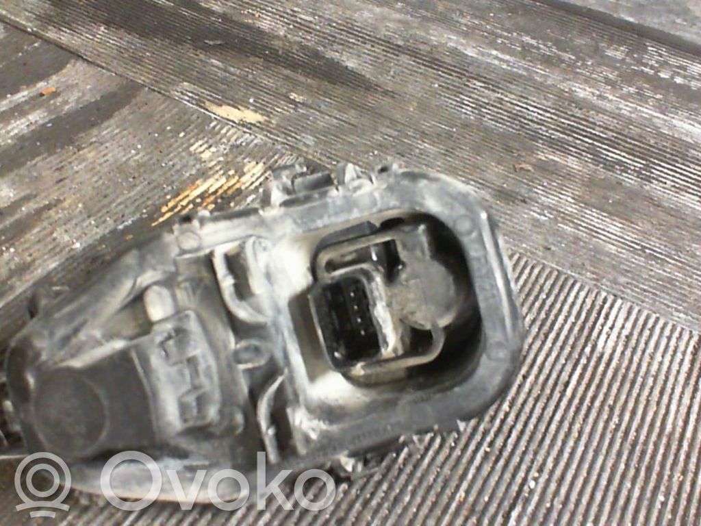 Renault Clio IV Takavalon polttimon suojan pidike 