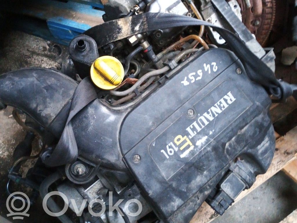 Variklis   7701472012