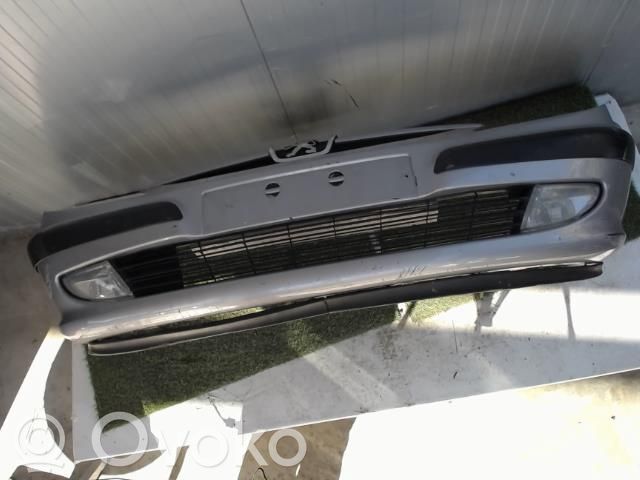 Peugeot 607 Parachoques delantero 