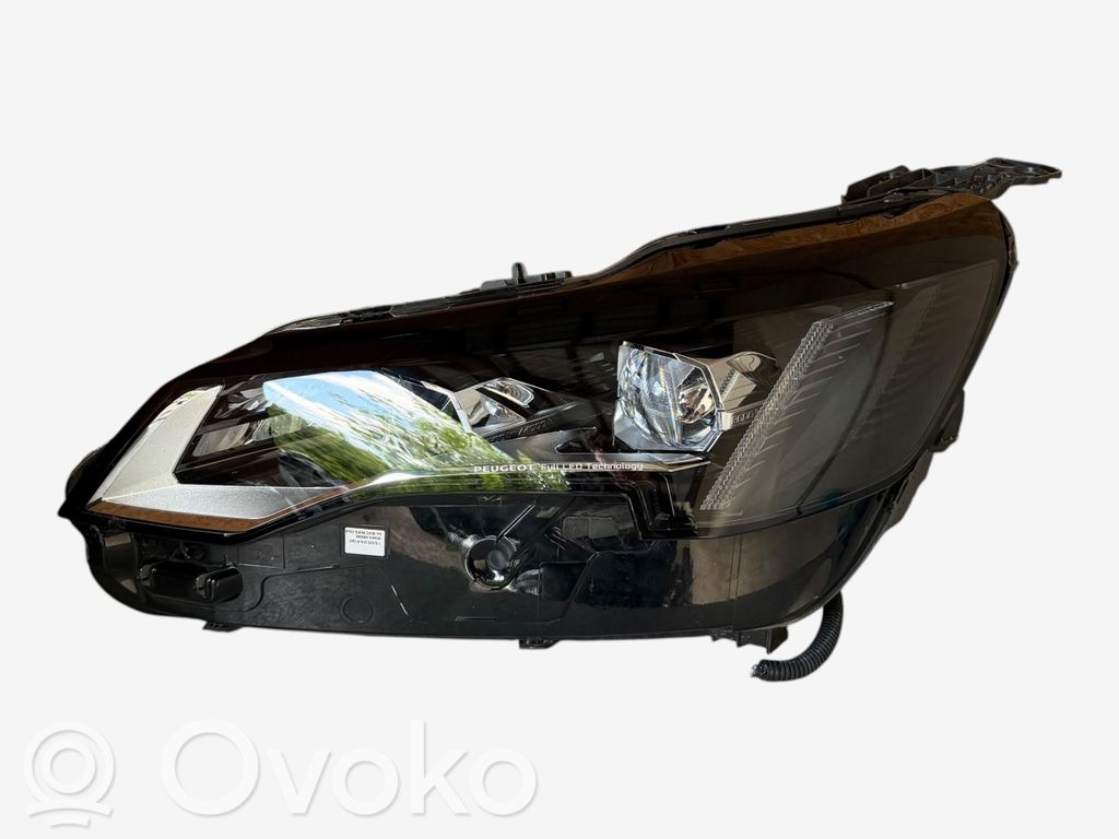 Peugeot 3008 II Lampa przednia 