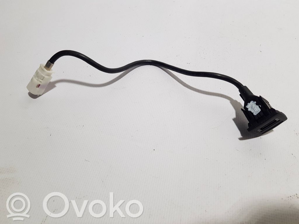 Mercedes-Benz SLK R172 Gniazdo / Złącze USB 