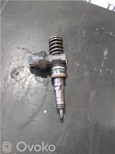 Volkswagen Golf V Inyector de combustible 