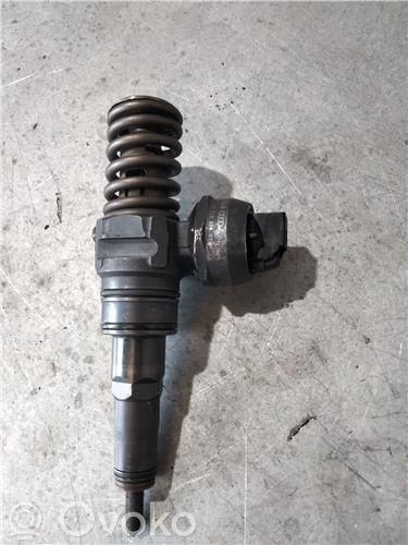 Volkswagen Golf V Inyector de combustible 