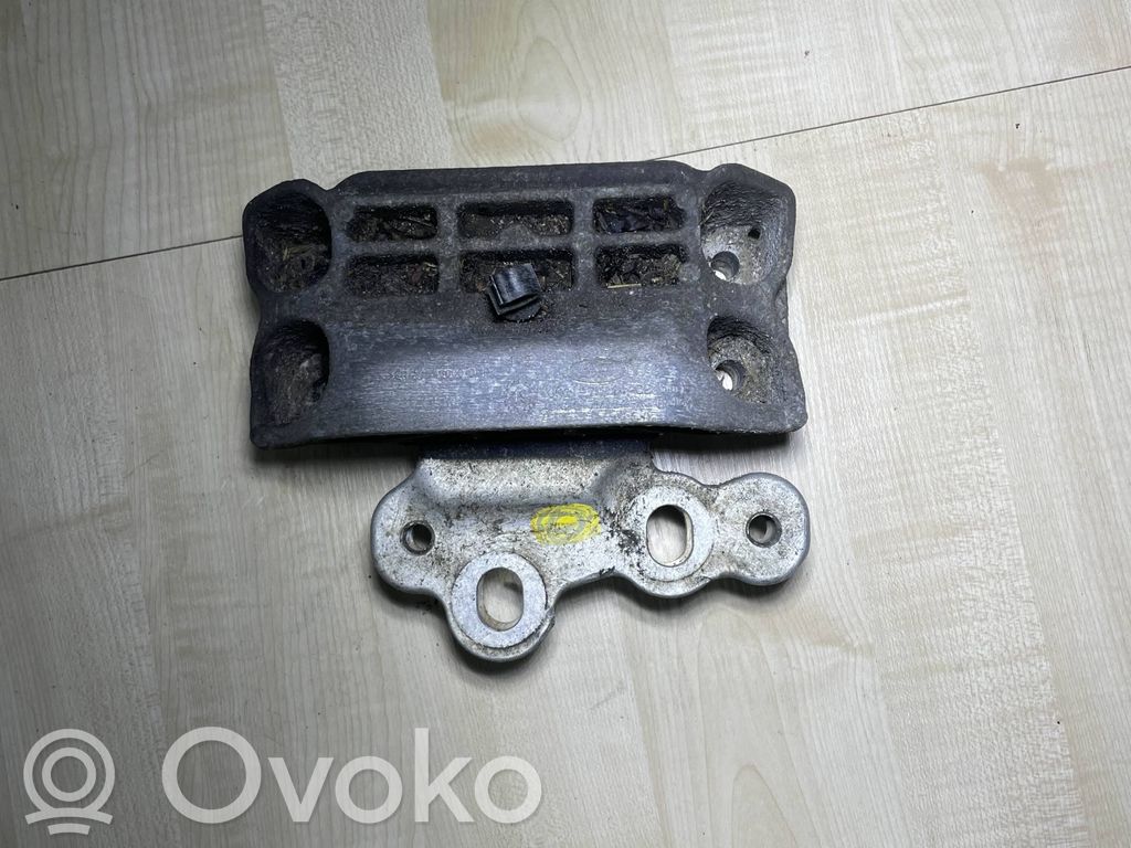Engine mount bracket   GK217M124AC